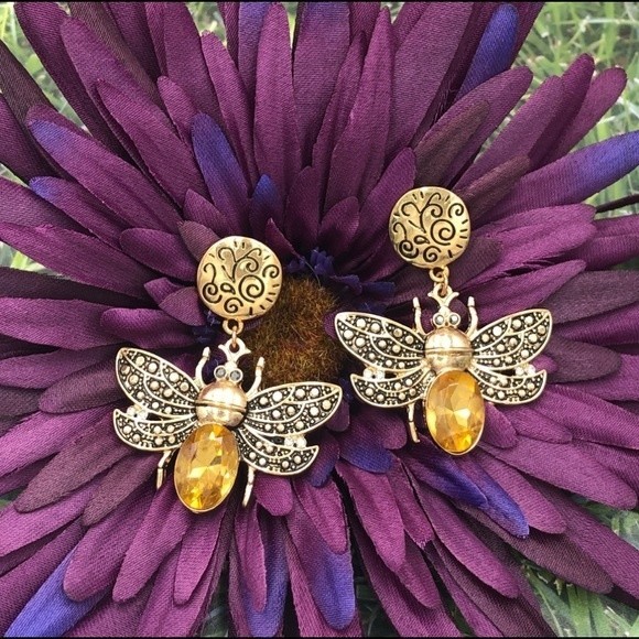 🌼 Bee Rhinestone Post Drop Earrings - Picture 1 of 3